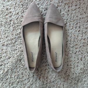 Women's Tan Flats